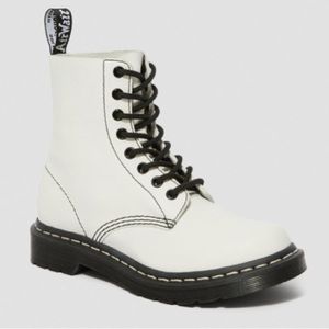 1460 Pascal Virginia Dr. Martens